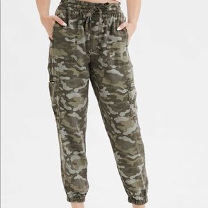 American Eagle Camo pants